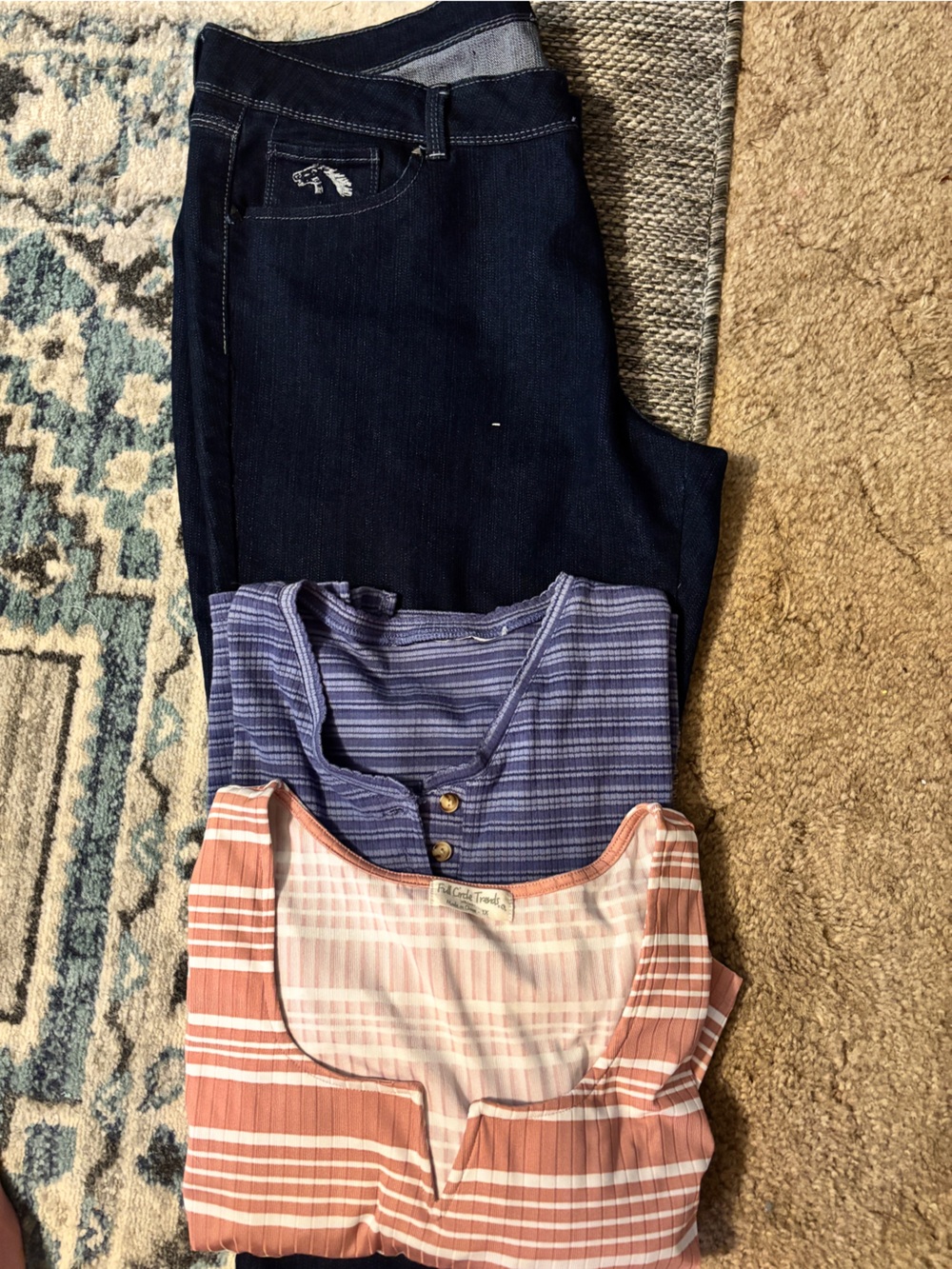 Jordache Dark Blue Cropped Denim Jeans Sz16-18 with Stud Accent and 2 shirts